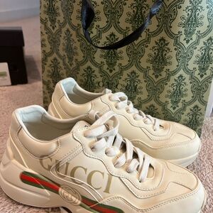 Gucci Cream Sneakers with Green and Red Accents